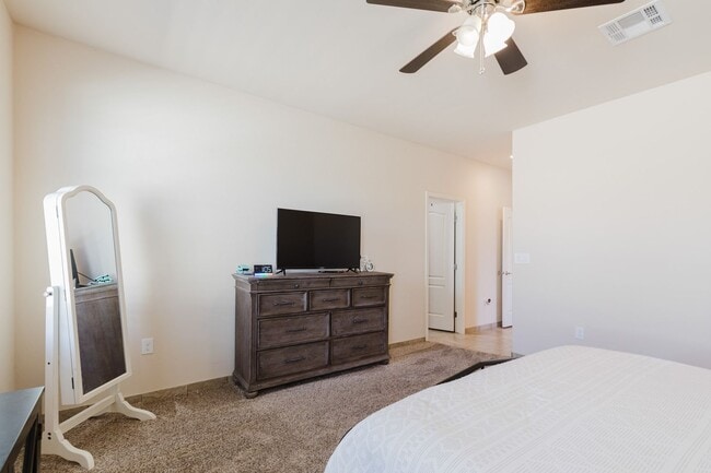 Building Photo - Meticulously kept 4 bedroom home with RV Parking/Hook ups