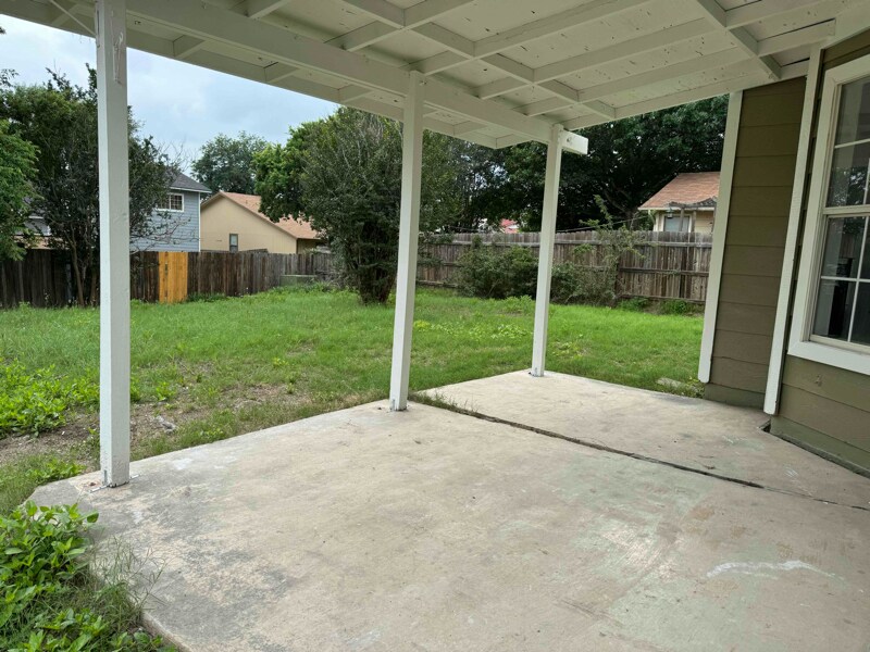 Building Photo - 8742 Ridge Moon Dr