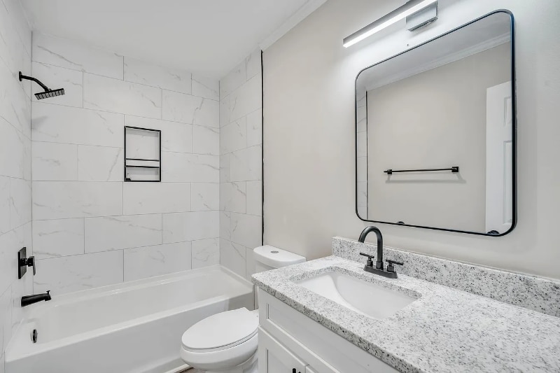 Building Photo - 120 Abbotsford Dr