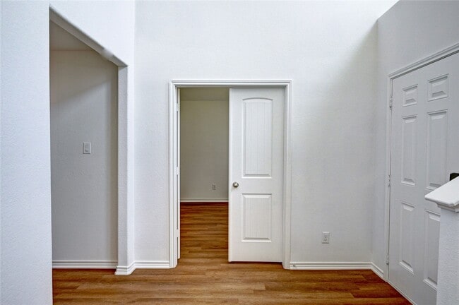 Building Photo - 9230 Mission Arbor Ln