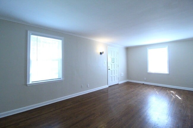 Building Photo - One Bedroom Duplex in North Kansas City