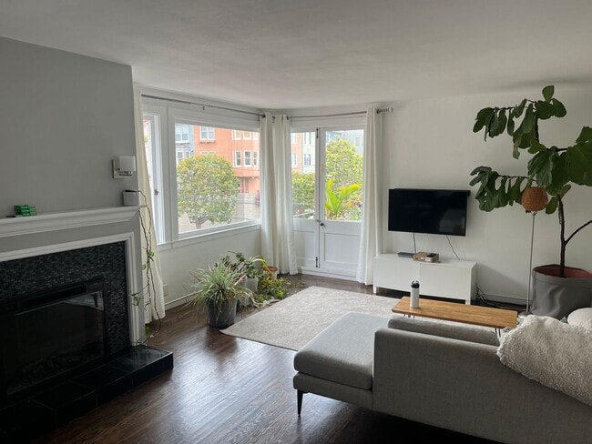 Building Photo - Rare opportunity to live on San Francisco'...