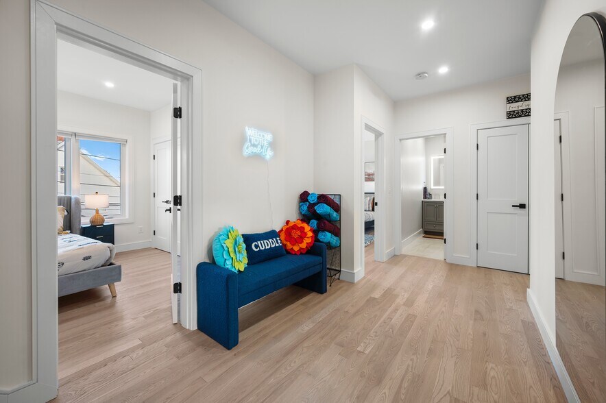 Building Photo - 21 Bolton St