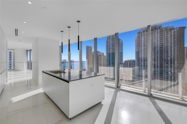 Building Photo - 300 Biscayne Blvd Way