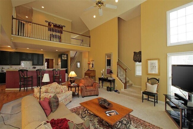 Building Photo - 10930 Donamere Dr