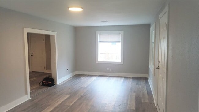 Building Photo - 606 N Lincoln Ave