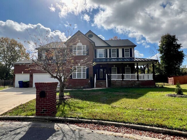 Building Photo - Four bedroom, 3.5 bath house in Elon!  Mus...