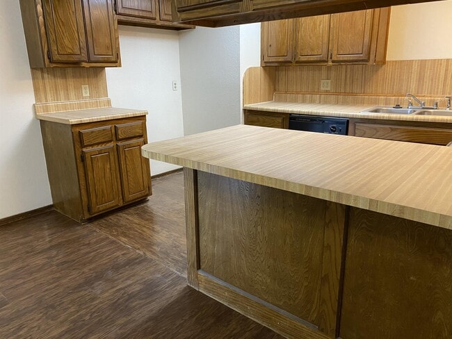 Building Photo - 12606 Abbotts Way
