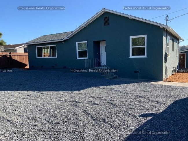Primary Photo - Country property minutes from downtown Pet...
