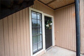 Building Photo - 1902 Woodsman Dr