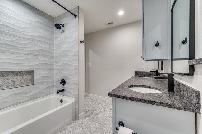 Building Photo - Extraordinary Irving Home on Quiet cul-de-sac!