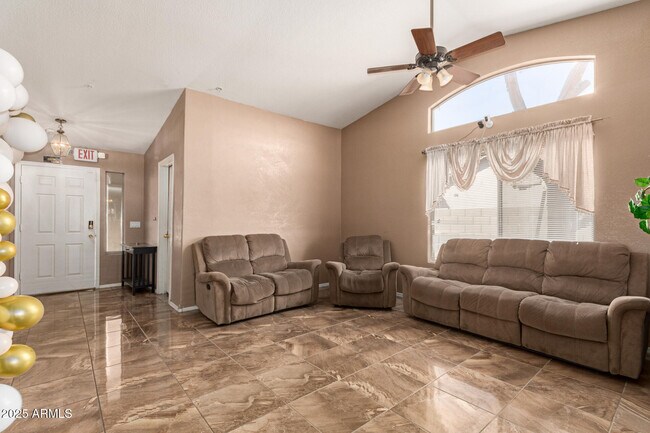 Building Photo - 8572 W Palo Verde Ave