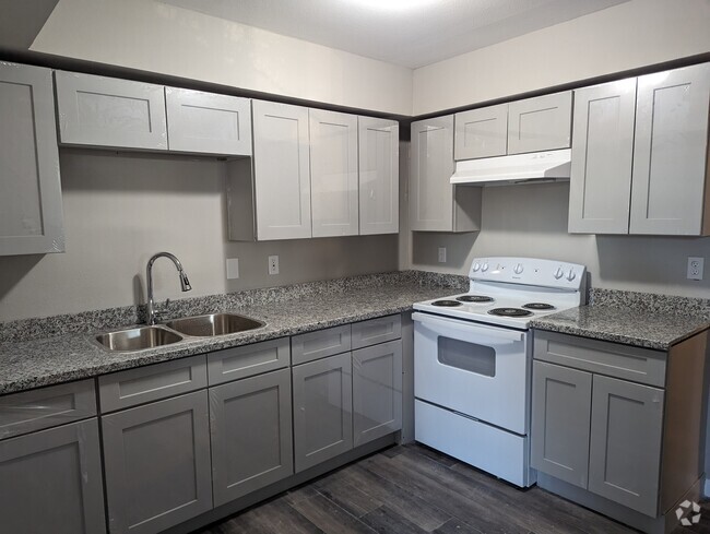 Building Photo - 4426 Pontchartrain Dr