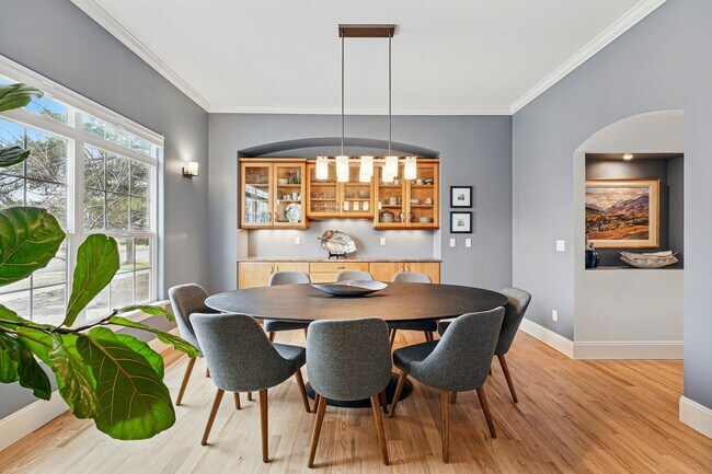 Building Photo - 8201 E 6th Ave