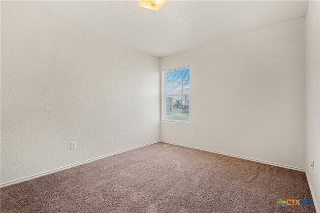 Building Photo - 4102 Terri Linn Dr