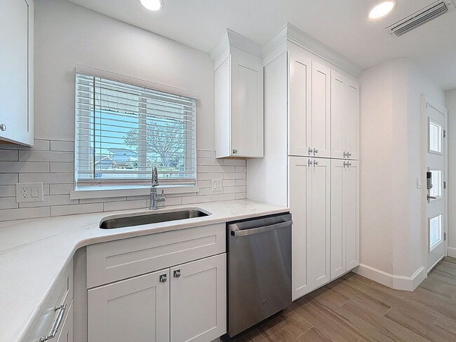 Building Photo - 200 176th Terrace E