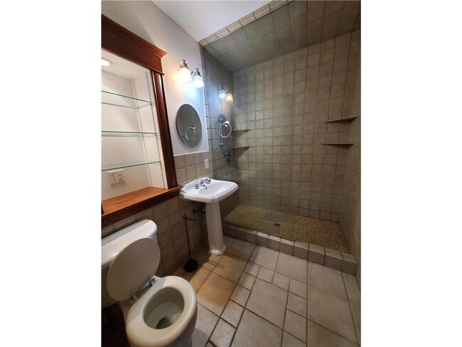 Building Photo - 1712 W 31st St