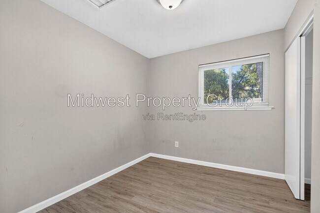 Building Photo - 690 Central Pkwy