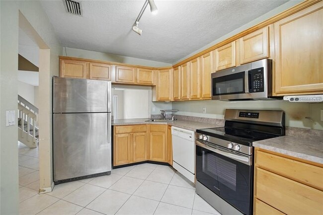 Building Photo - 4322 Carambola Cir N
