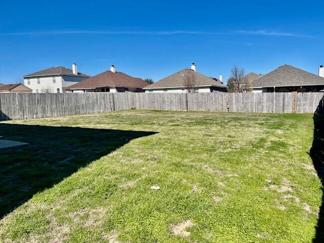 Building Photo - Newer 2 Story Home in Burleson with Commun...