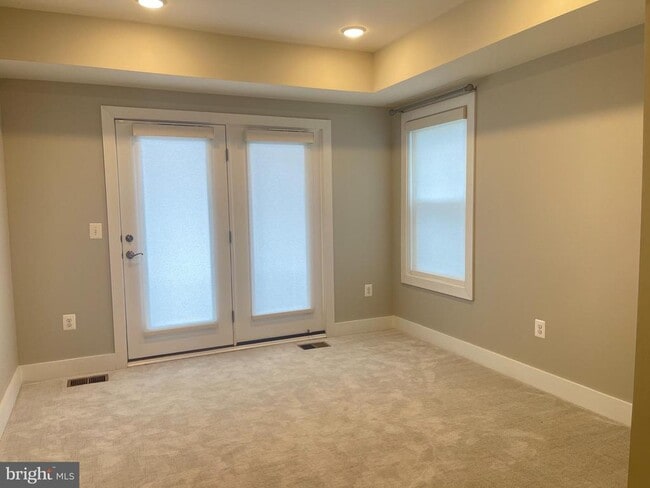 Building Photo - 44774 Tiverton Sq