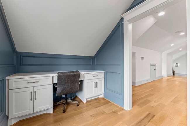 Building Photo - 426 Marshall St