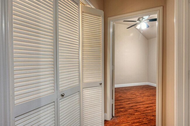 Building Photo - 4523 Long Creek Dr