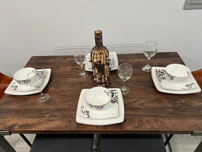 Building Photo - 84 Sherman Ave