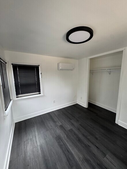 Building Photo - 550 Union School Rd