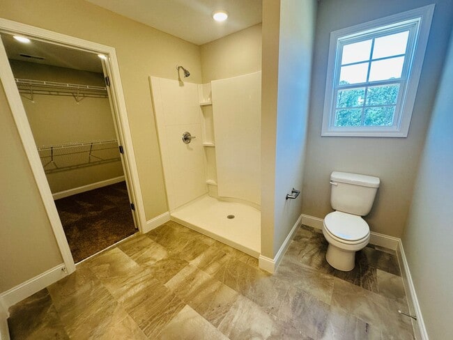 Building Photo - Beautiful Like-New 3 bed/2.5 bath w/ 2-car garage & fenced in backyard available June 24th!