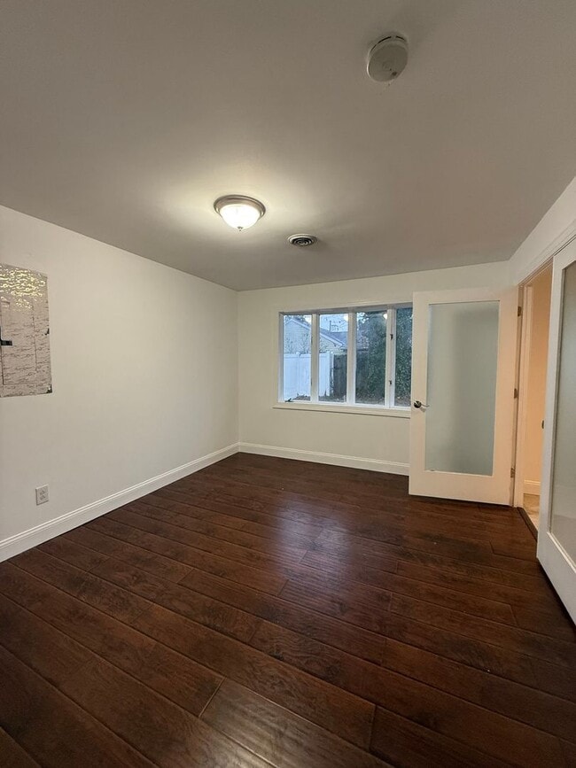 Building Photo - 25 Pembrook Ln