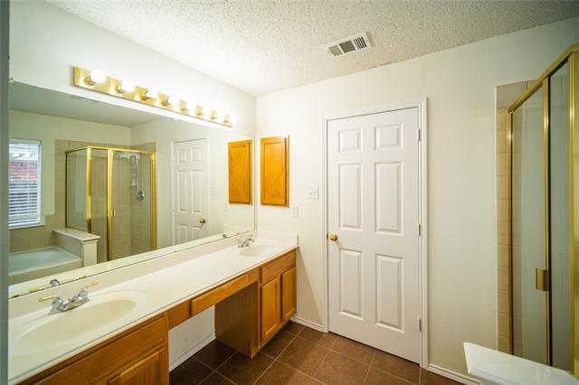 Building Photo - 4500 Shady Hollow Dr