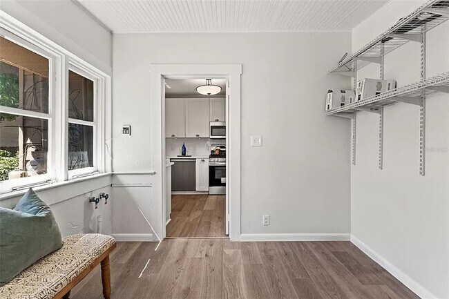 Building Photo - Heights updated bungalow - price reduced!