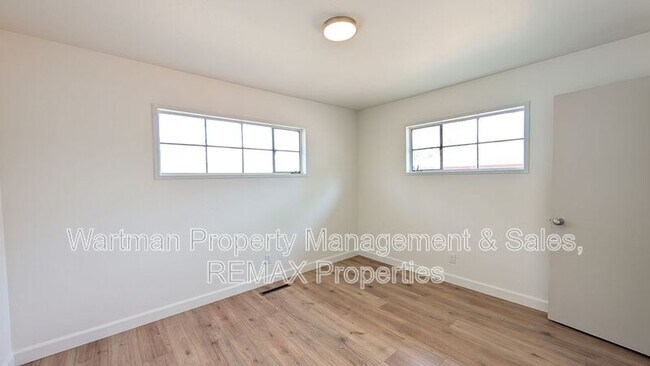 Building Photo - 435 Marian Dr