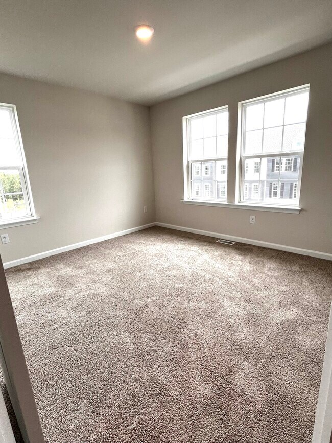 Building Photo - 20 Rothbury Ct