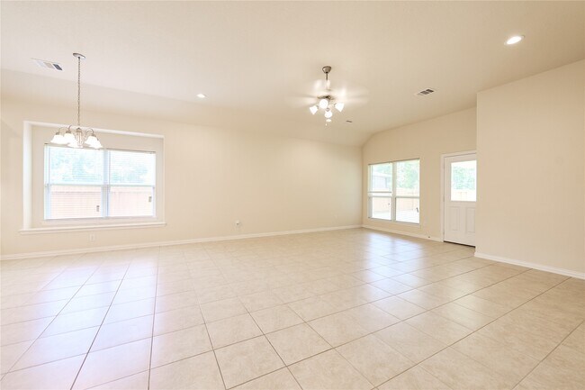 Building Photo - 604 W Linnwood Dr