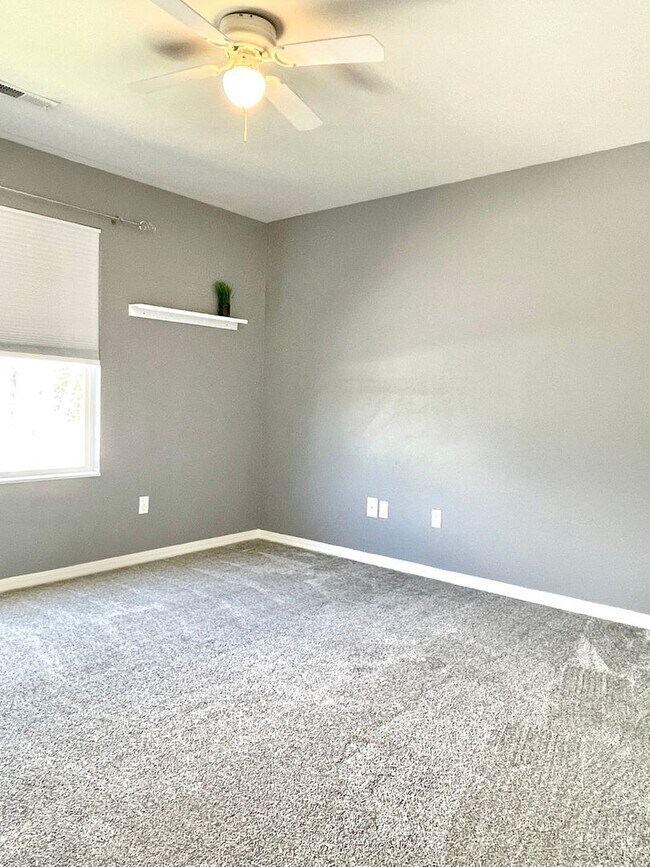 Building Photo - Spacious 3 Bed Home Near Hill AFB & I-15 – RV Parking + Fenced Yard