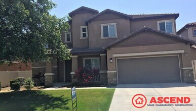 Building Photo - Charming 4-Bedroom, 2.5-Bath Home in 93311 – Gardener Included!