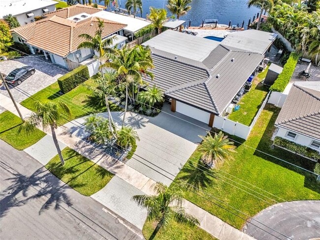 Building Photo - 160 SE 3rd Ct