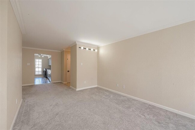 Building Photo - 12550 Whittington Dr