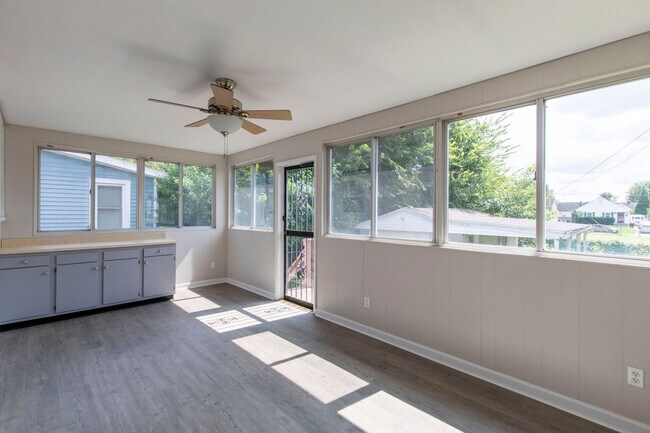 Building Photo - 616 Colorado Ave