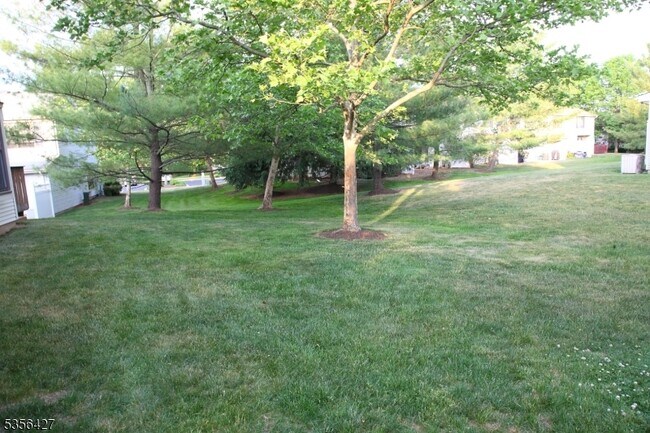 Building Photo - 292 Penns Way
