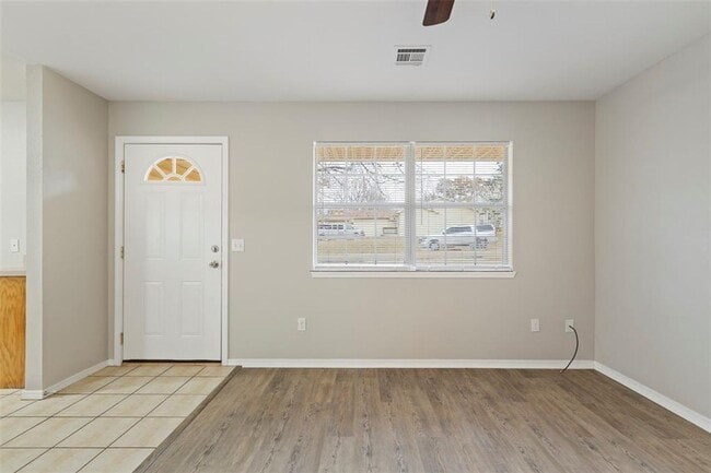 Building Photo - 601 Dogwood Ave