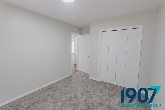 Building Photo - 400 Trinidad Dr