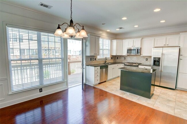 Building Photo - 2430 Natoma Ct SE