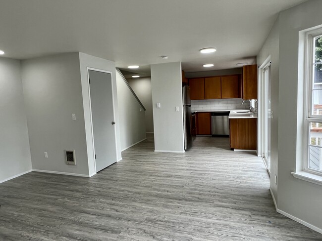 Kitchen/ Dining & Storage Closet - 9619 Patterson St S