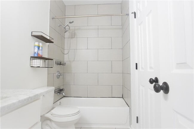 Building Photo - 183 Burbank Dr SW