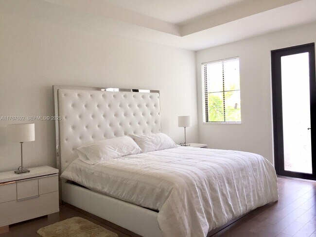 Building Photo - 5189 NW 85th Ave