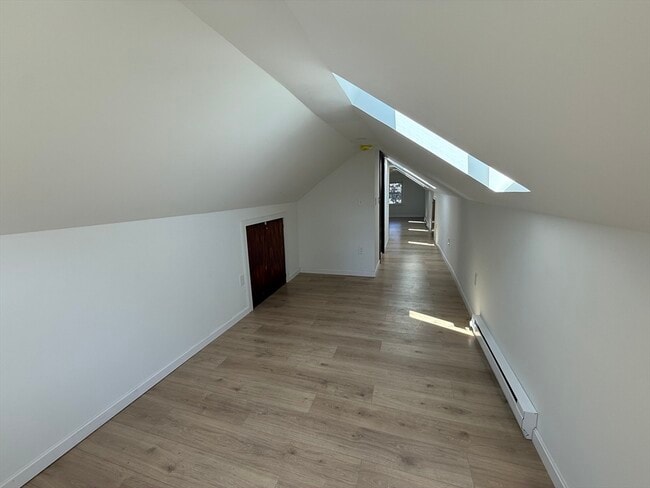 Building Photo - 135 Mills St