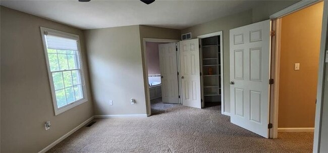 Building Photo - 246 Overlook Ct